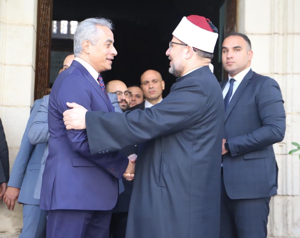 وزير القوى العامله 